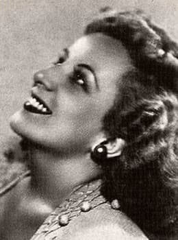 Luisa-María Linares